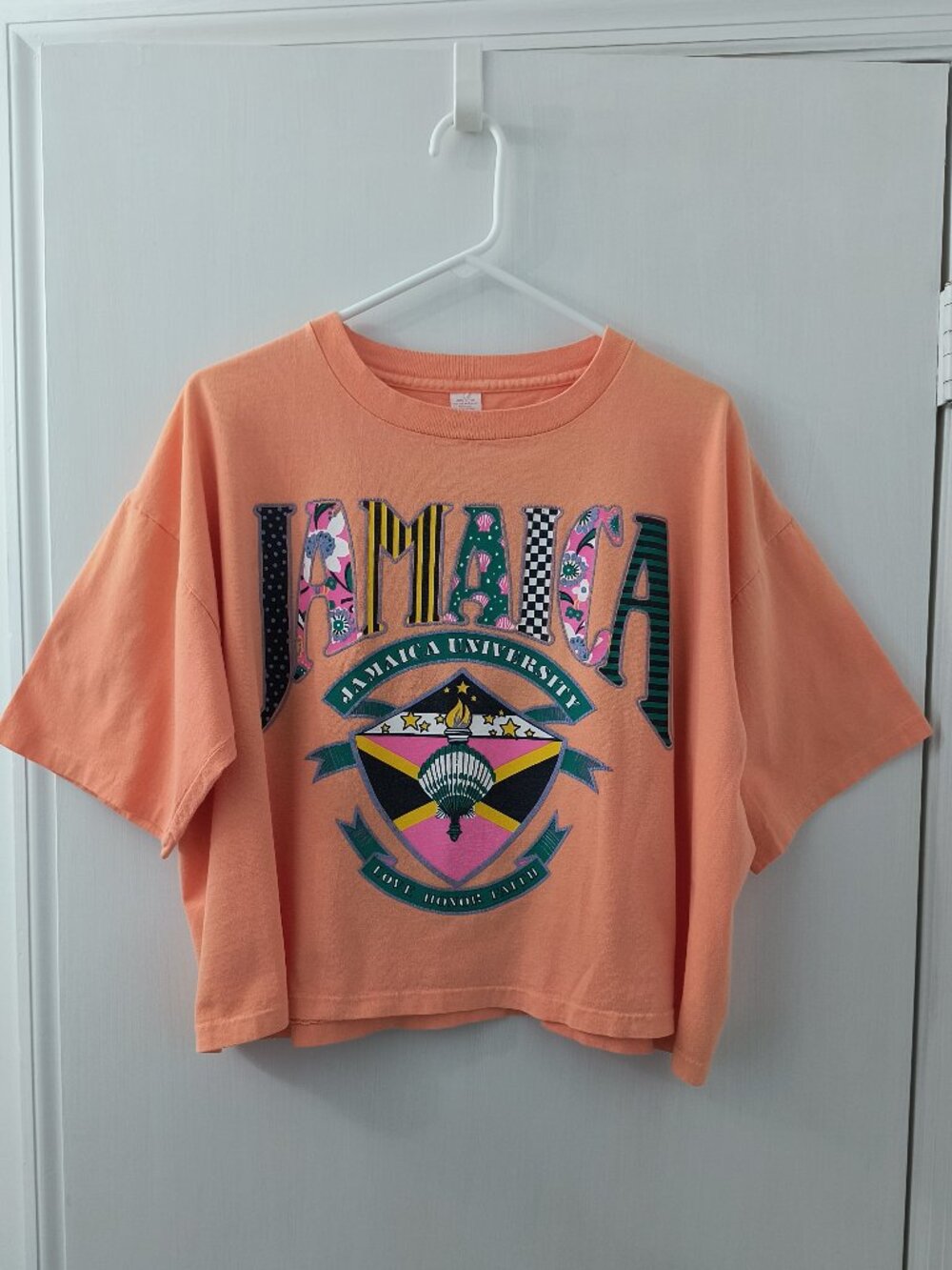 Vintage 80s Oversized Slightly Cropped T-Shirt w/Jamaica Univ Logo - OS Fits All
